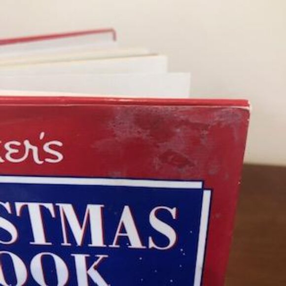 Betty Crocker’s New Christmas Cookbook Hardcover Book Pre-Owned. - Picture 14 of 16